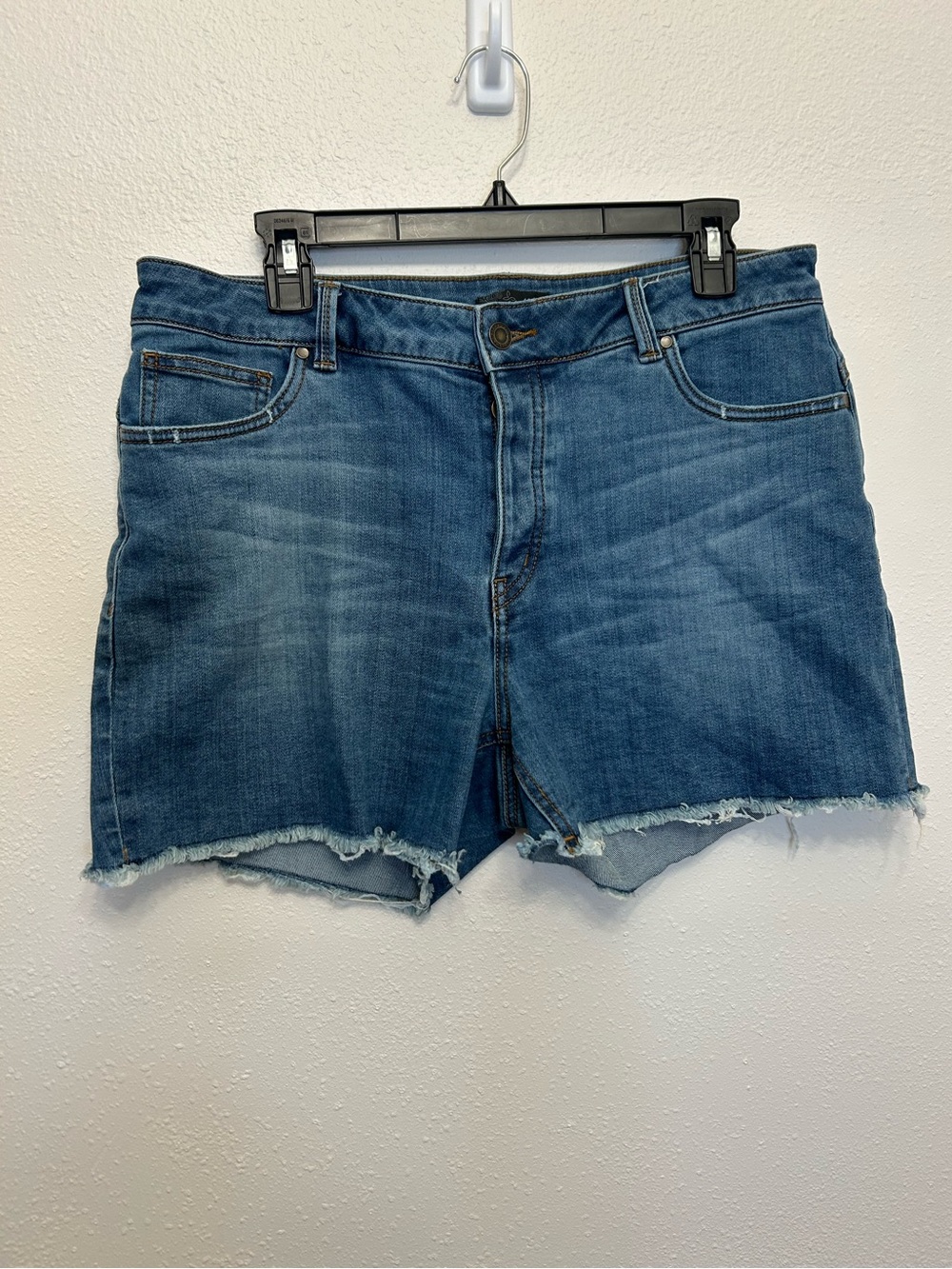 Prana Distressed Denim Button Fly Raw Hem Organic Cotton High Rise Jean Shorts